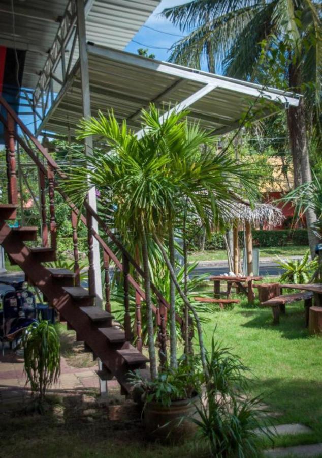 The Lazy Bar And Guesthouse Krabi town Buitenkant foto