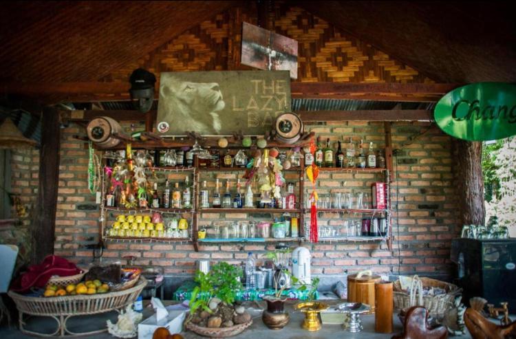 The Lazy Bar And Guesthouse Krabi town Buitenkant foto